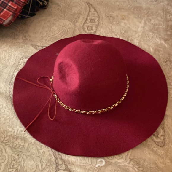 Red felt floppy hat - Picture 2 of 8